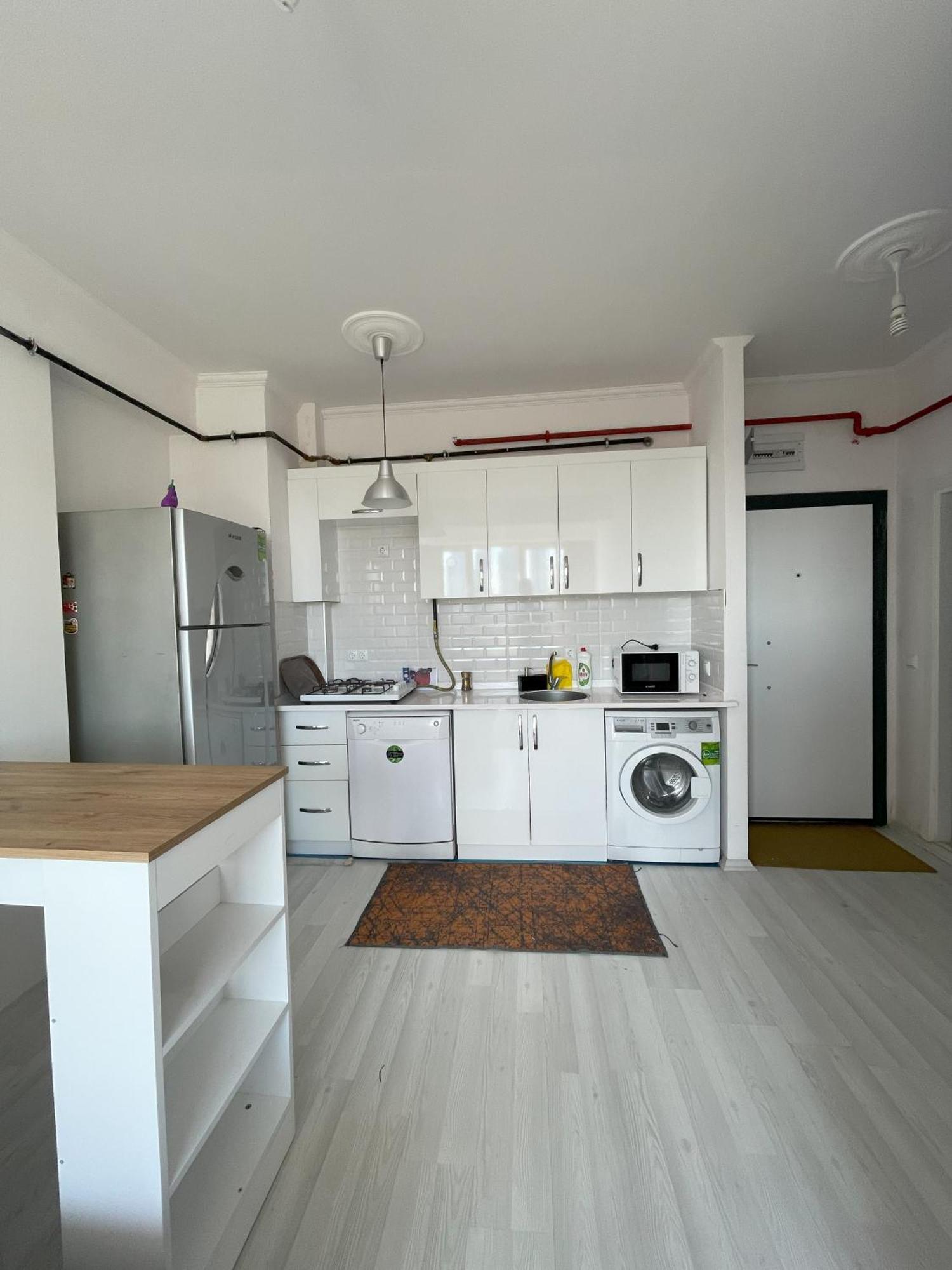 Appartement Metro & Shopping Malls