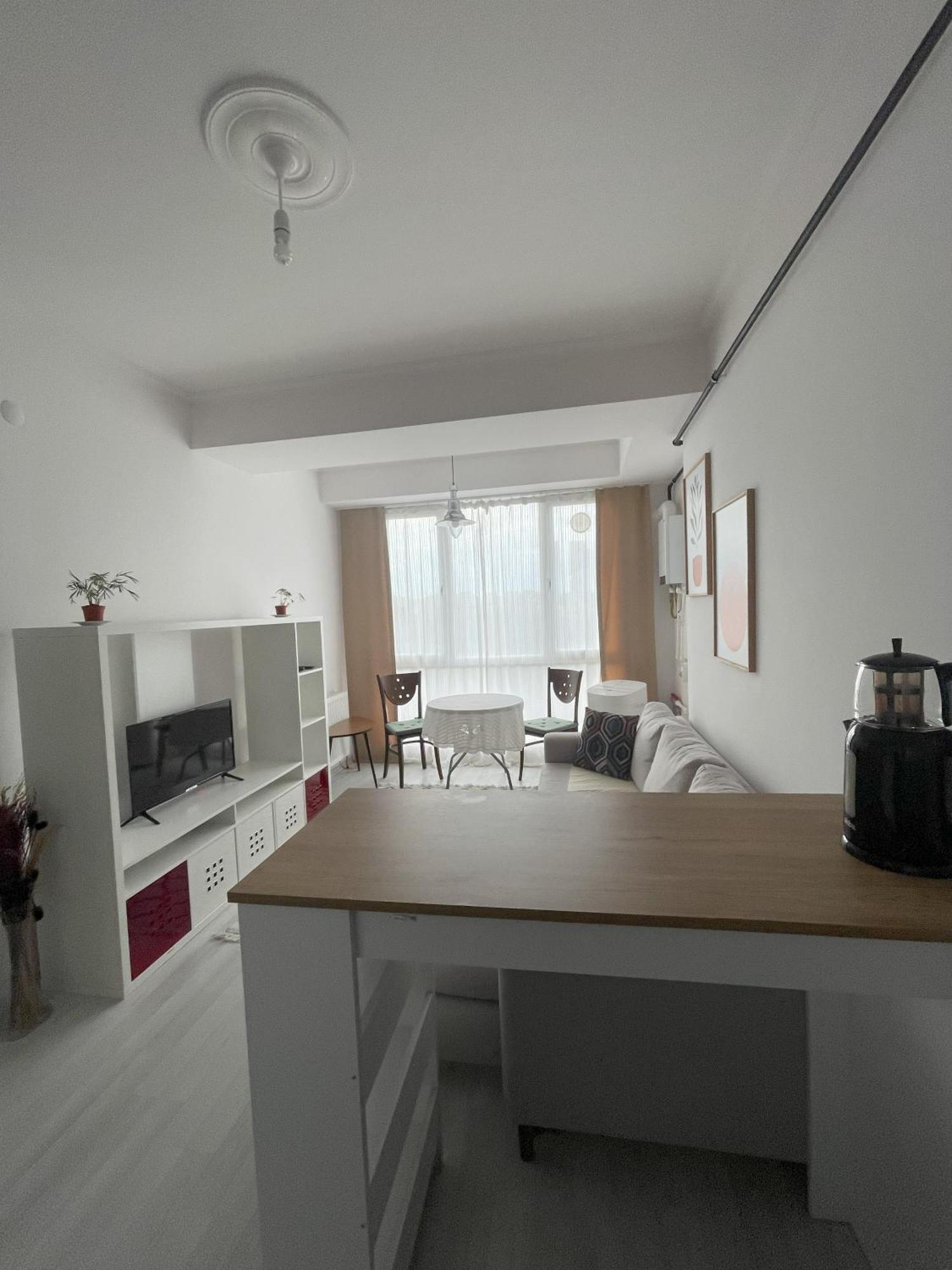 Appartement Metro & Shopping Malls
